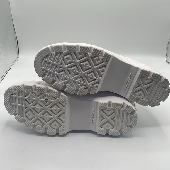 Converse White Chuck Taylor All Star LUGGED HI Sneaker, size 7 - Picture 5 of 7